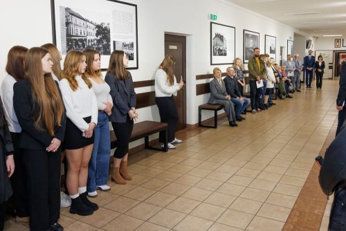 16.10.2025-otwarcie-wystawy-TEMPUS-FUGIT-37