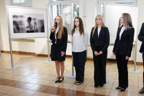 16.10.2025-otwarcie-wystawy-TEMPUS-FUGIT-39