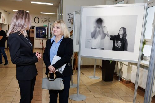 16.10.2025-otwarcie-wystawy-TEMPUS-FUGIT-47