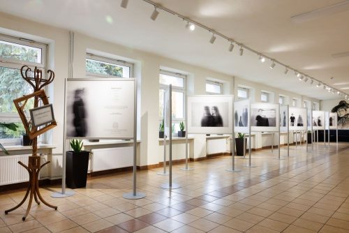 16.10.2025-otwarcie-wystawy-TEMPUS-FUGIT-53