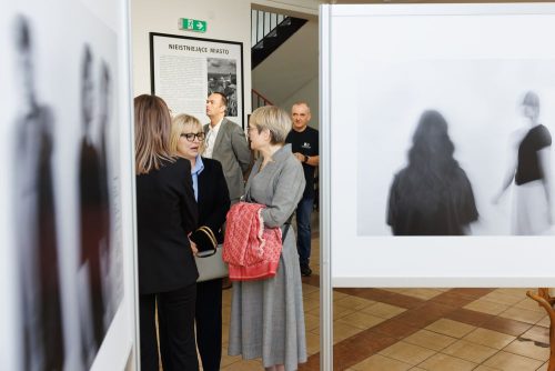 16.10.2025-otwarcie-wystawy-TEMPUS-FUGIT-6